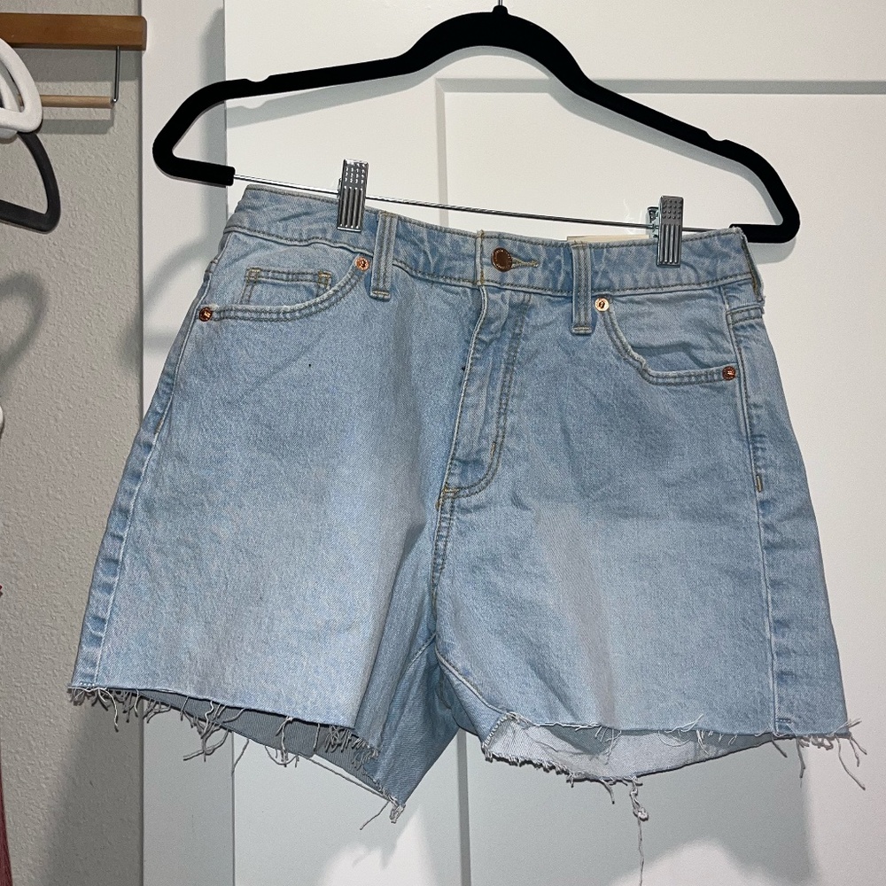 Universal Threads SHORTS